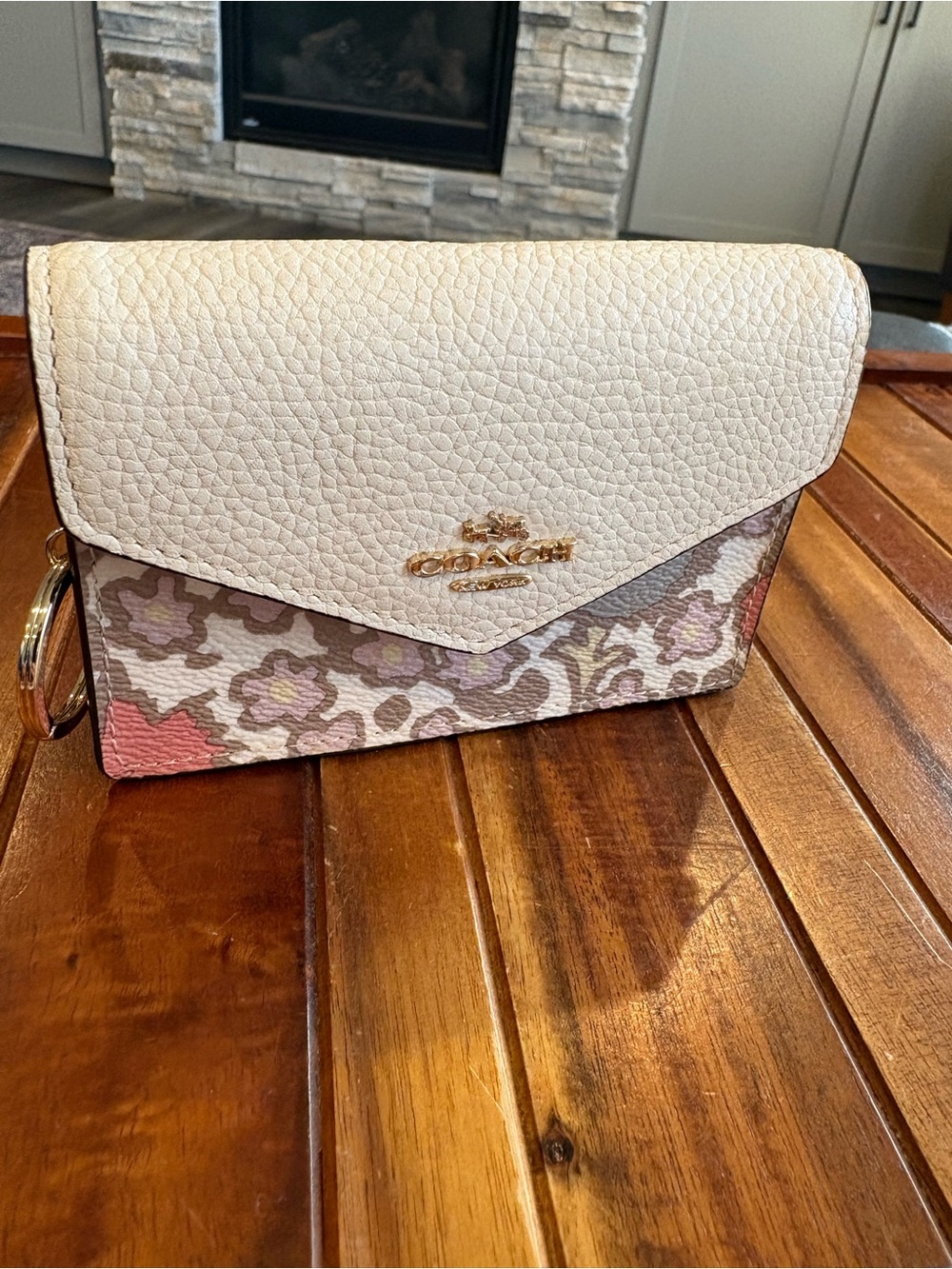 Coach Yankee Floral Envelope Wallet with Key Ring Discontinued Like New